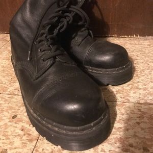 Men’s size 8 Dr. Martens black boots